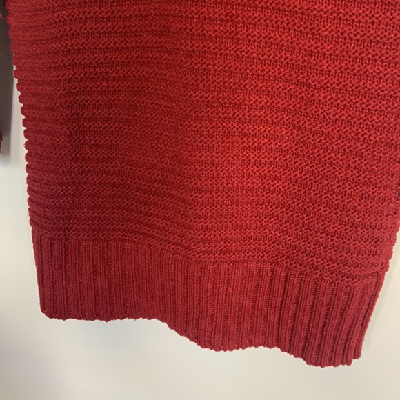 THICK & COZY RED KNITTED SWEATER!! - Picture 6 of 7
